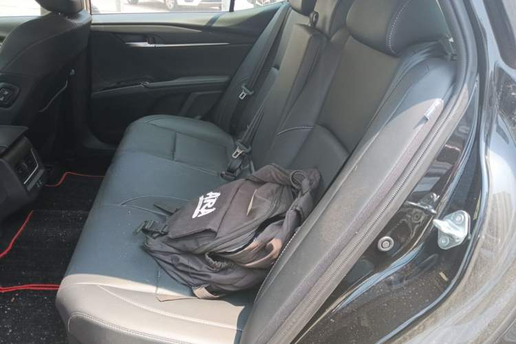 Used Toyota Camry 2026 Model Dual-Engine 2.0HSE Sport Lite Edition Left Rear Seat