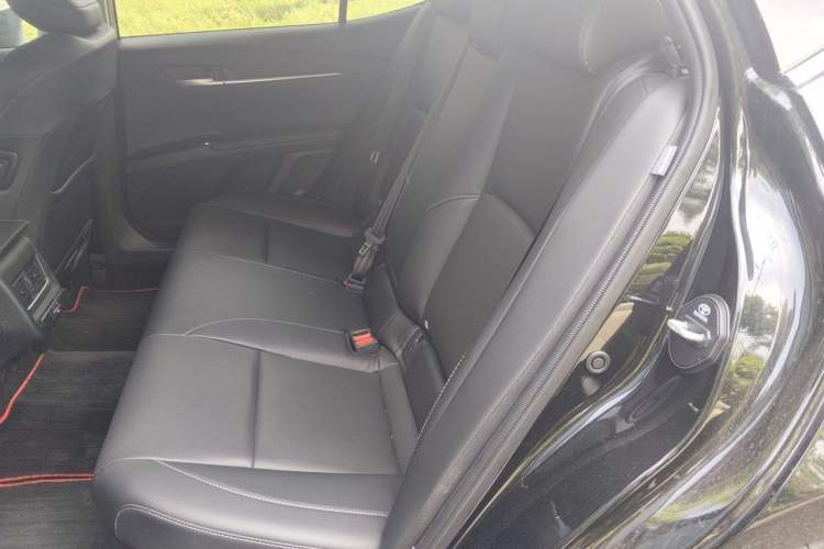 Used Toyota Camry 2026 Model Dual-Engine 2.0HSE Sport Lite Edition Left Rear Seat