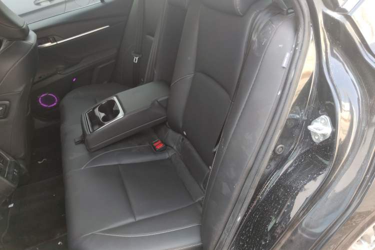 Used Toyota Camry 2026 Model Dual-Engine 2.0HGVP Luxury Edition Left Rear Seat