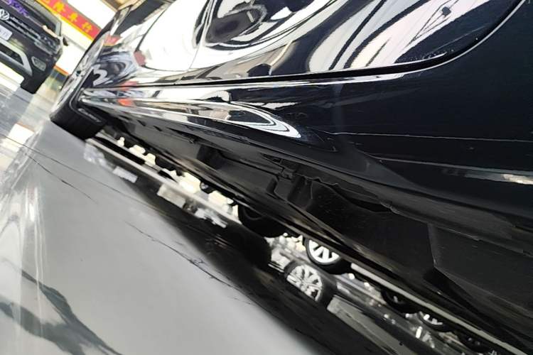 Used Toyota Camry 2026 Model Dual-Engine 2.0HSE Sport Lite Edition Left Side Sill