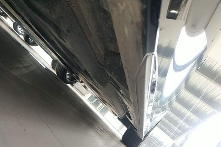 Used Toyota Camry 2026 Model Dual-Engine 2.0HXS Sport Plus Edition Left Side Sill