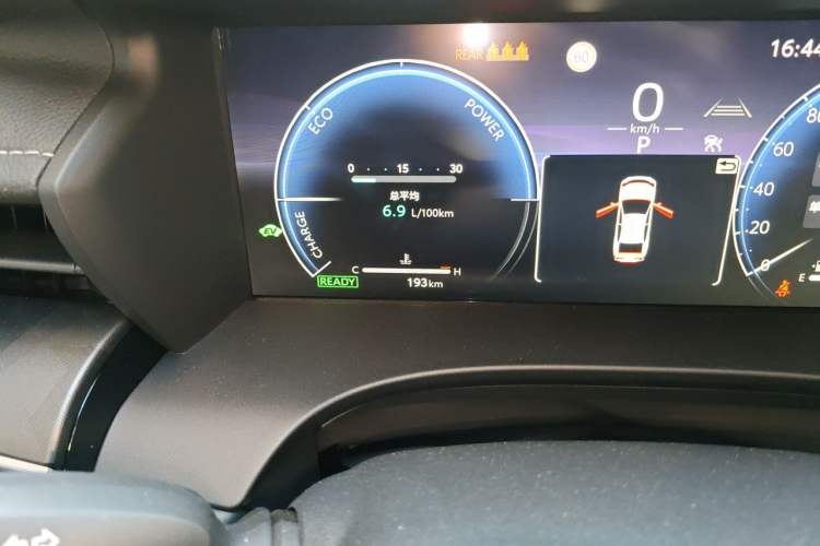 Used Toyota Camry 2026 Model Dual-Engine 2.0HXS Sport Plus Edition Odometer Close Up