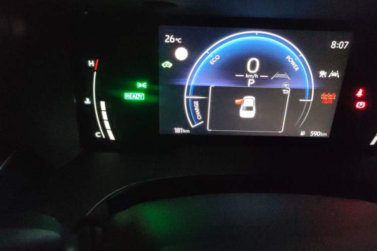 Used Toyota Camry 2026 Model Dual-Engine 2.0HSE Sport Lite Edition Odometer Close Up