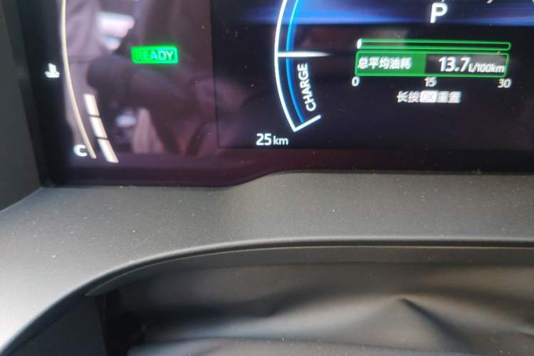 Used Toyota Camry 2026 Model Dual-Engine 2.0HSE Sport Lite Edition Odometer Close Up