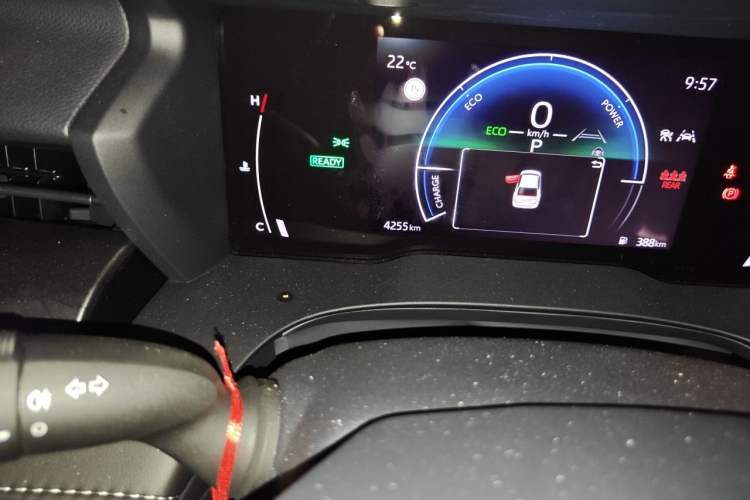 Used Toyota Camry 2026 Model Dual-Engine 2.0HGVP Luxury Edition Odometer Close Up