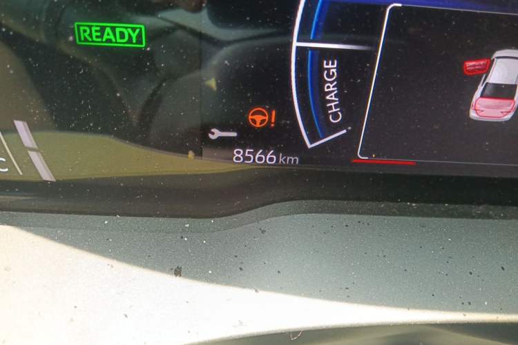 Used Toyota Camry 2026 Model Dual-Engine 2.0HSE Sport Lite Edition Odometer Close Up