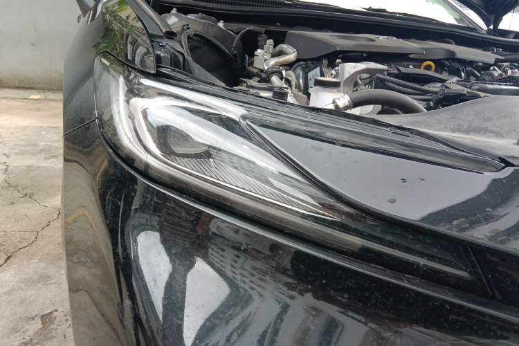 Used Toyota Camry 2026 Model Dual-Engine 2.0HSE Sport Lite Edition Right Front Headlight