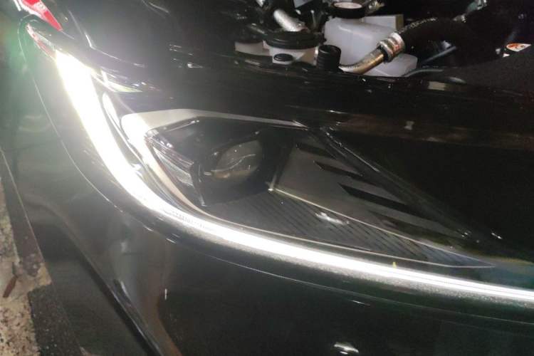 Used Toyota Camry 2026 Model Dual-Engine 2.0HSE Sport Lite Edition Right Front Headlight