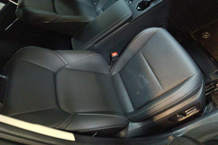 Used Toyota Camry 2026 Model 2.0GVP Luxury Edition Right Front Seat