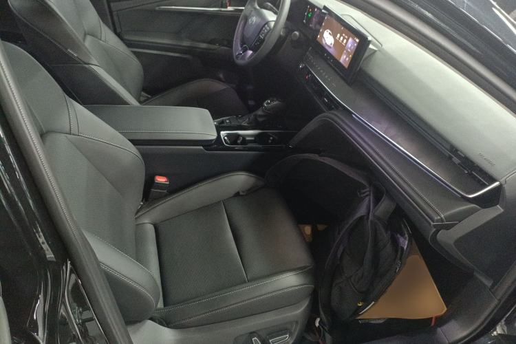 Used Toyota Camry 2026 Model Dual-Engine 2.0HSE Sport Lite Edition Right Front Seat