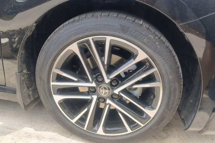 Used Toyota Camry 2026 Model Dual-Engine 2.0HSE Sport Lite Edition Right Front Wheel Hub