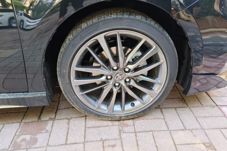 Used Toyota Camry 2026 Model Dual-Engine 2.0HXS Sport Plus Edition Right Front Wheel Hub