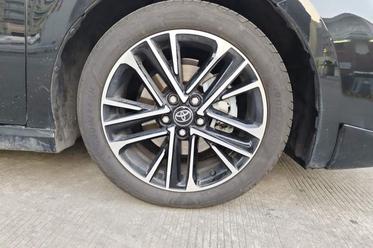 Used Toyota Camry 2026 Model Dual-Engine 2.0HSE Sport Lite Edition Right Front Wheel Hub
