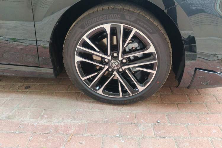 Used Toyota Camry 2026 Model Dual-Engine 2.0HSE Sport Lite Edition Right Front Wheel Hub