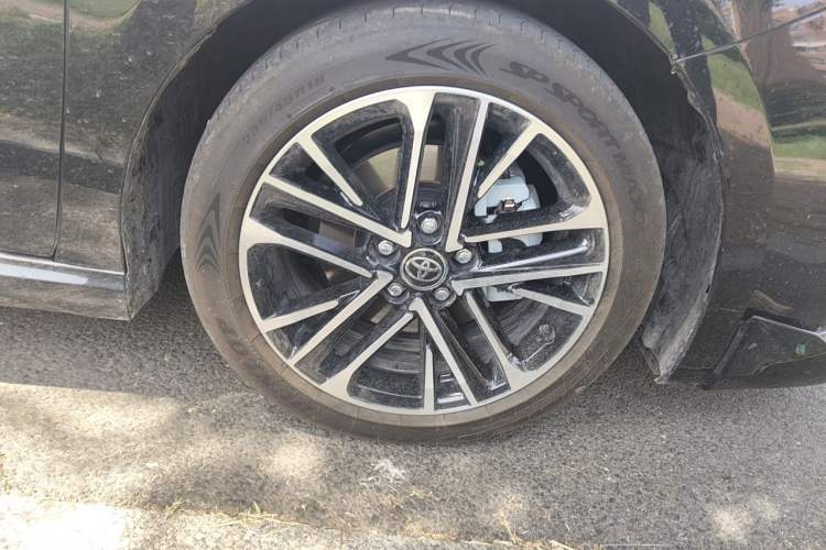 Used Toyota Camry 2026 Model Dual-Engine 2.0HSE Sport Lite Edition Right Front Wheel Hub