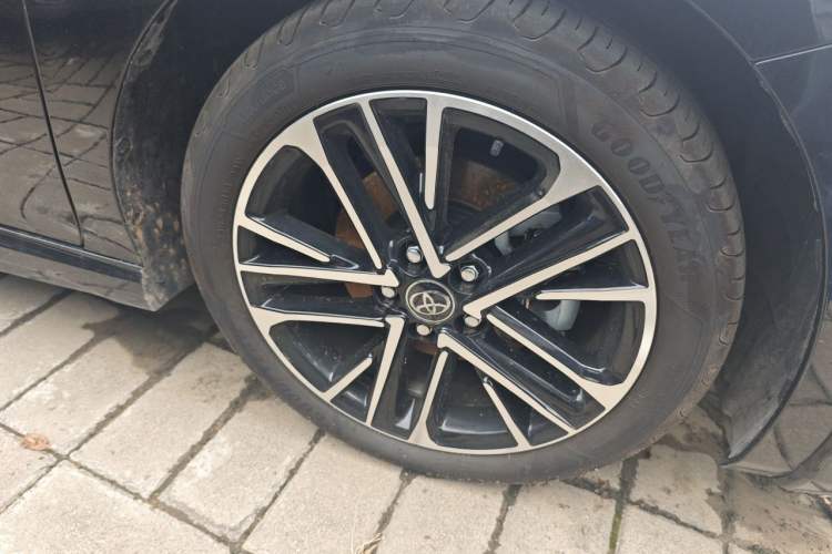 Used Toyota Camry 2026 Model Dual-Engine 2.0HSE Sport Lite Edition Right Front Wheel Hub