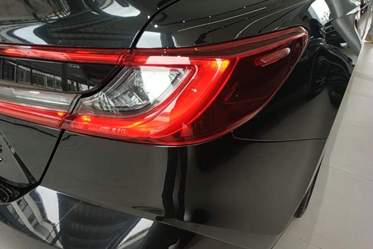 Used Toyota Camry 2026 Model Dual-Engine 2.0HXS Sport Plus Edition Right Rear Taillight