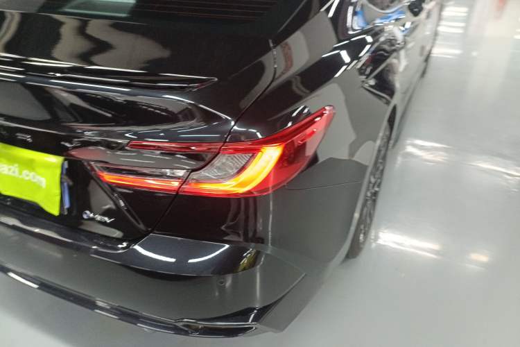 Used Toyota Camry 2026 Model Dual-Engine 2.0HSE Sport Lite Edition Right Rear Taillight