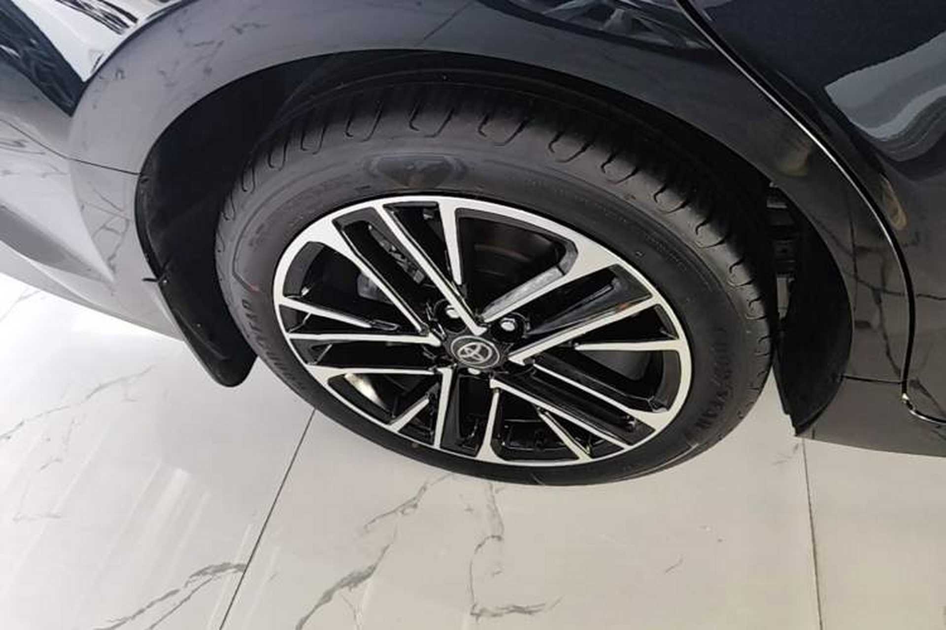 Used Toyota Camry 2026 Model Dual-Engine 2.0HSE Sport Lite Edition Right Rear Wheel Hub