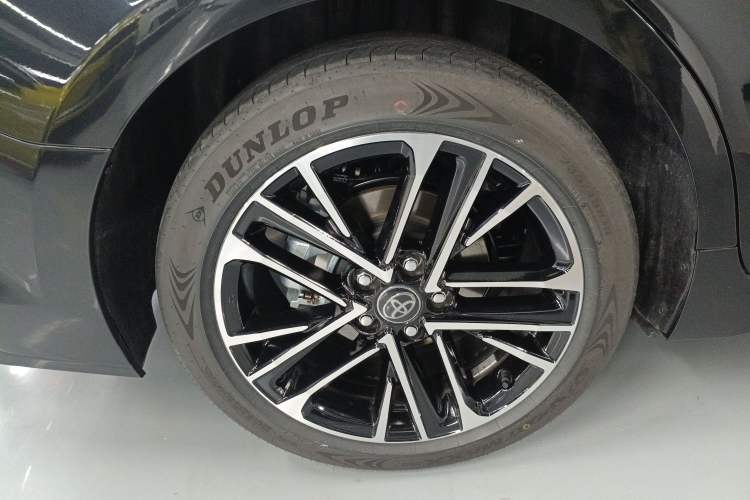 Used Toyota Camry 2026 Model Dual-Engine 2.0HSE Sport Lite Edition Right Rear Wheel Hub