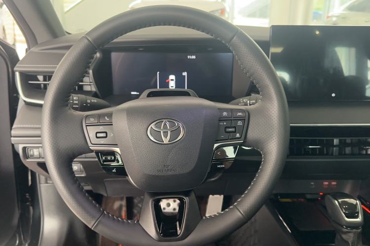 Used Toyota Camry 2026 Model Dual-Engine 2.0HXS Sport Plus Edition Steering Wheel