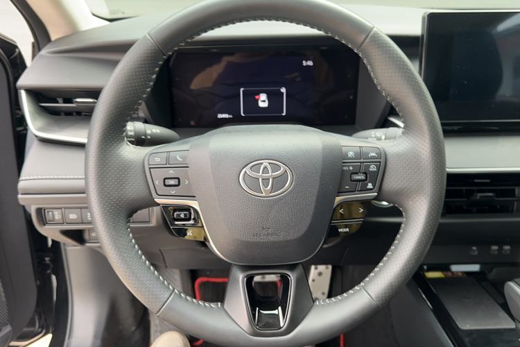 Used Toyota Camry 2026 Model Dual-Engine 2.0HSE Sport Lite Edition Steering Wheel