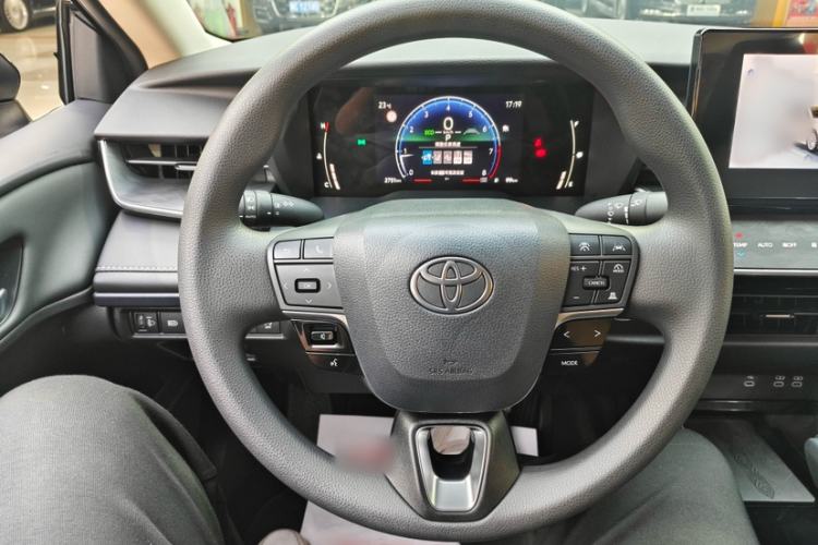 Used Toyota Camry 2026 Model 2.0E Elite Edition Steering Wheel