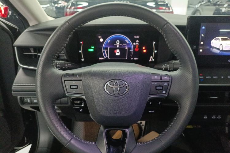 Used Toyota Camry 2026 Model Dual-Engine 2.0HSE Sport Lite Edition Steering Wheel