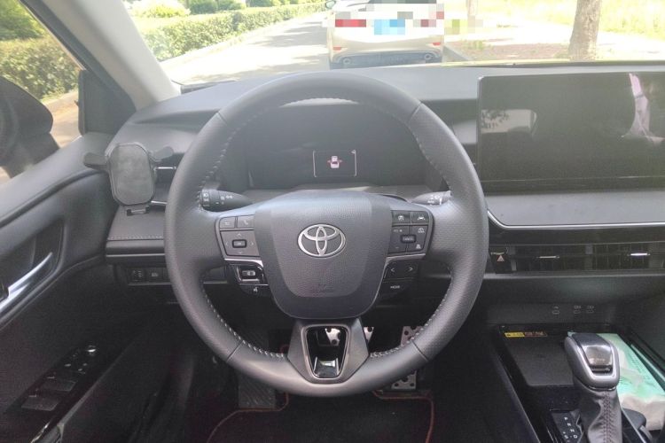 Used Toyota Camry 2026 Model Dual-Engine 2.0HSE Sport Lite Edition Steering Wheel