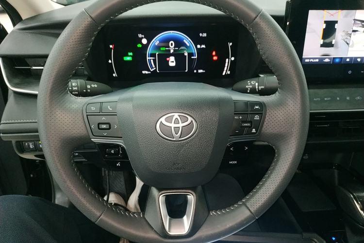 Used Toyota Camry 2026 Model Dual-Engine 2.0HGVP Luxury Edition Steering Wheel