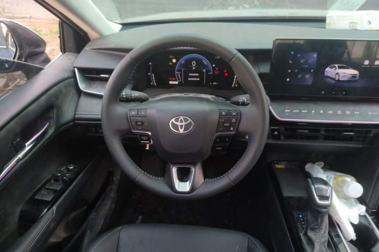 Used Toyota Camry 2026 Model Dual-Engine 2.0HGVP Luxury Edition Steering Wheel