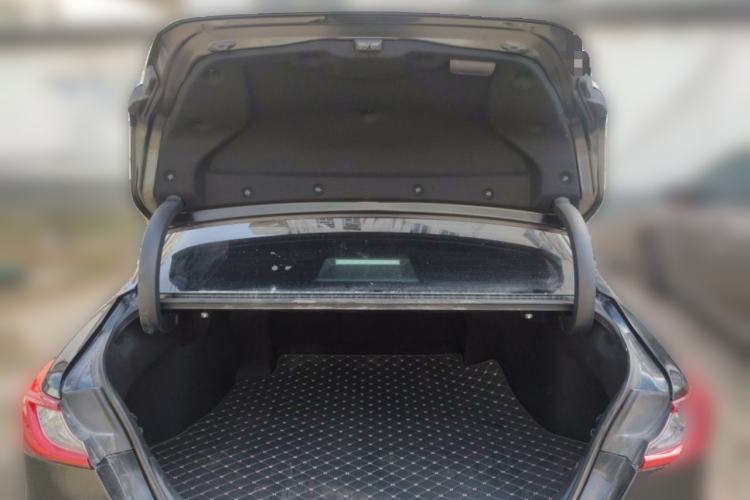 Used Toyota Camry 2026 Model Dual-Engine 2.0HGVP Luxury Edition Trunk