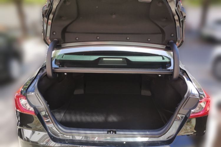 Used Toyota Camry 2026 Model Dual-Engine 2.0HGVP Luxury Edition Trunk