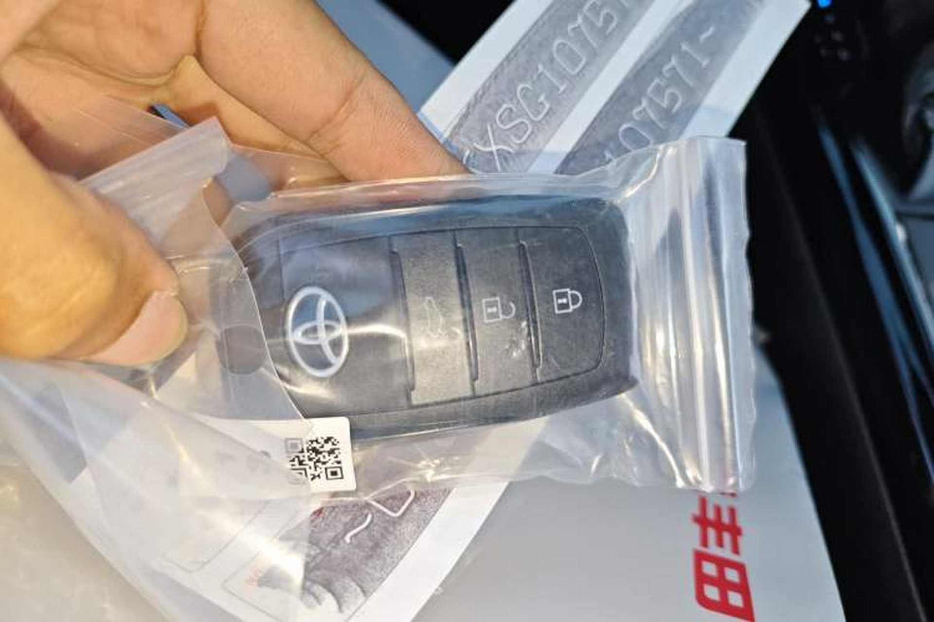Used Toyota Camry 2026 Model Dual-Engine 2.0HSE Sport Lite Edition Vehicle Key