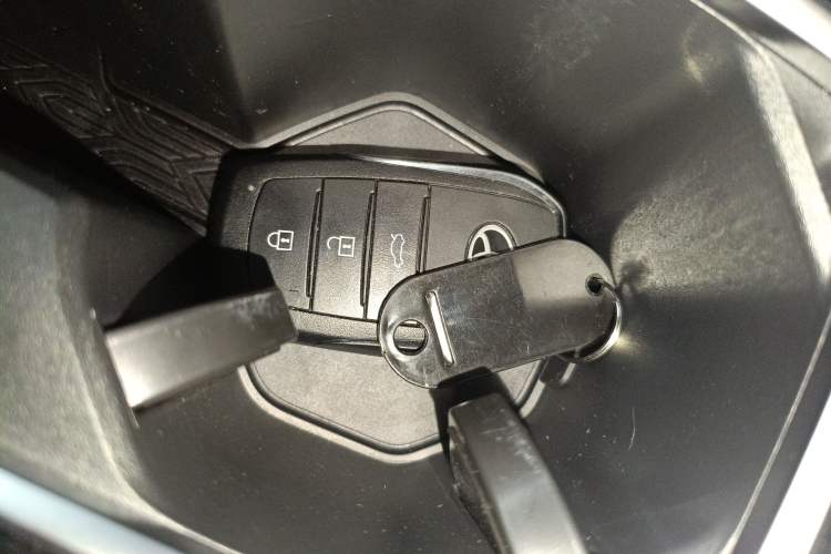 Used Toyota Camry 2026 Model Dual-Engine 2.0HSE Sport Lite Edition Vehicle Key