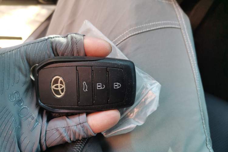 Used Toyota Camry 2026 Model Dual-Engine 2.0HGVP Luxury Edition Vehicle Key