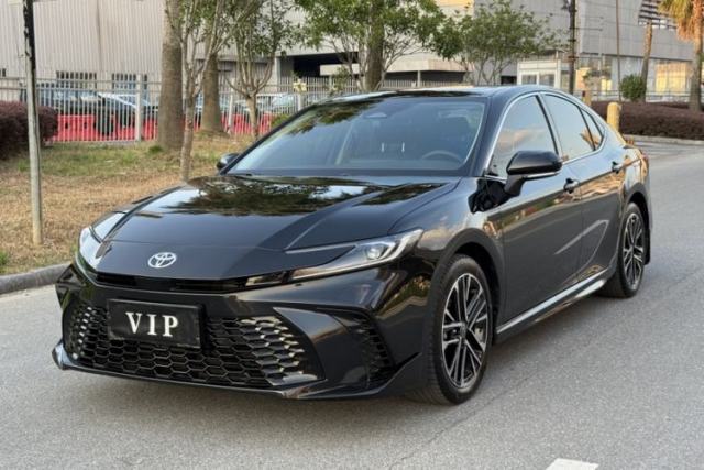 Used Toyota Camry 2026 Model Dual-Engine 2.0HSE Sport Lite Edition