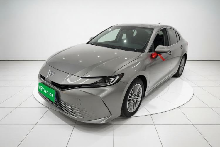 Toyota Camry 2026 Model Dual-Engine 2.0HE Elite Edition