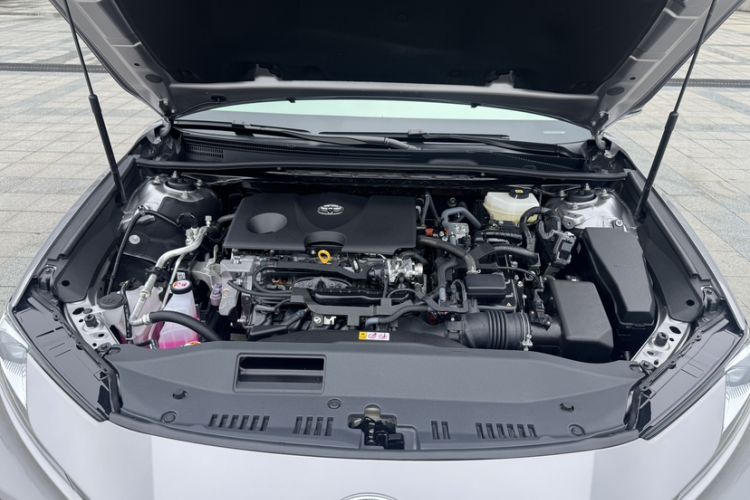 Used Toyota Camry 2026 Model Dual-Engine 2.0HSE Sport Lite Edition Engine Bay
