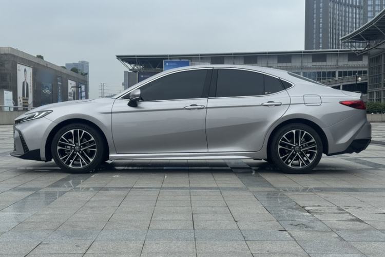 Used Toyota Camry 2026 Model Dual-Engine 2.0HSE Sport Lite Edition Exterior 5
