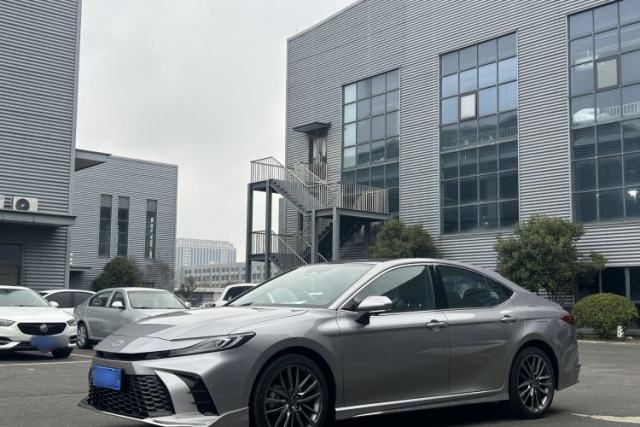 Used Toyota Camry 2026 Model Dual-Engine 2.0HXS Sport Plus Edition