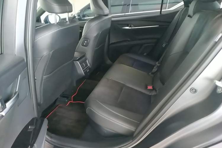 Used Toyota Camry 2026 Model Dual-Engine 2.0HXS Radiant Edition Left Rear Seat