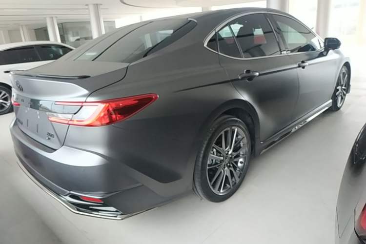 Used Toyota Camry 2026 Model Dual-Engine 2.0HXS Radiant Edition Rear Right 45 Deg