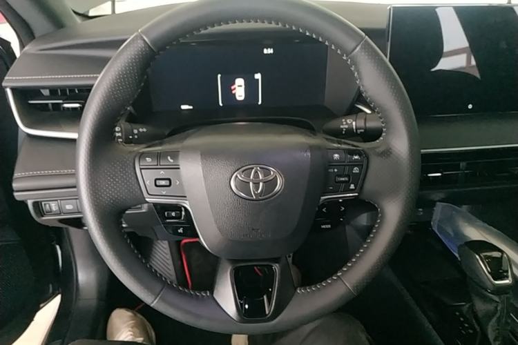 Used Toyota Camry 2026 Model Dual-Engine 2.0HXS Radiant Edition Steering Wheel
