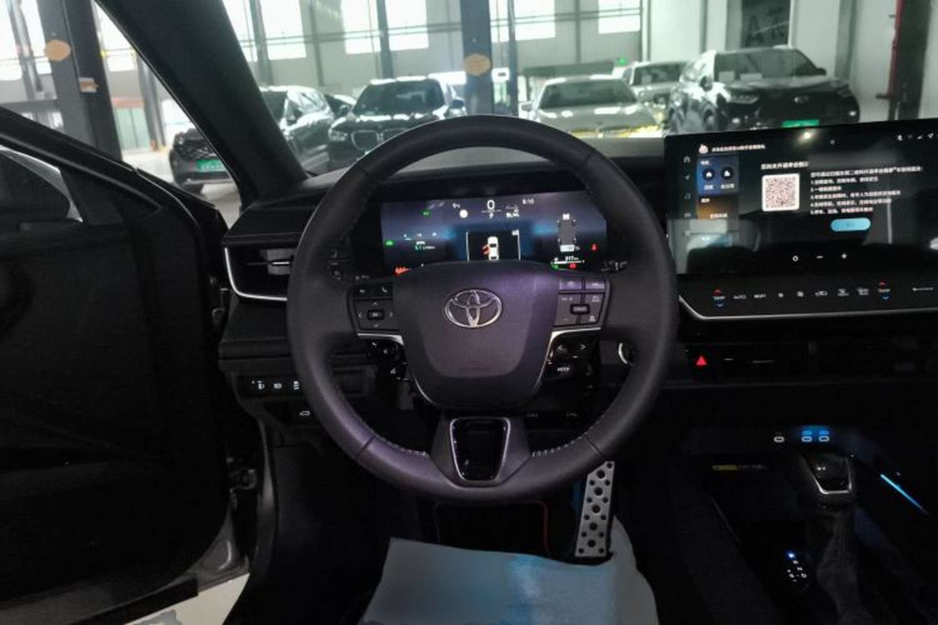 Used Toyota Camry 2026 Model Dual-Engine 2.0HXS Sport Plus Edition Steering Wheel
