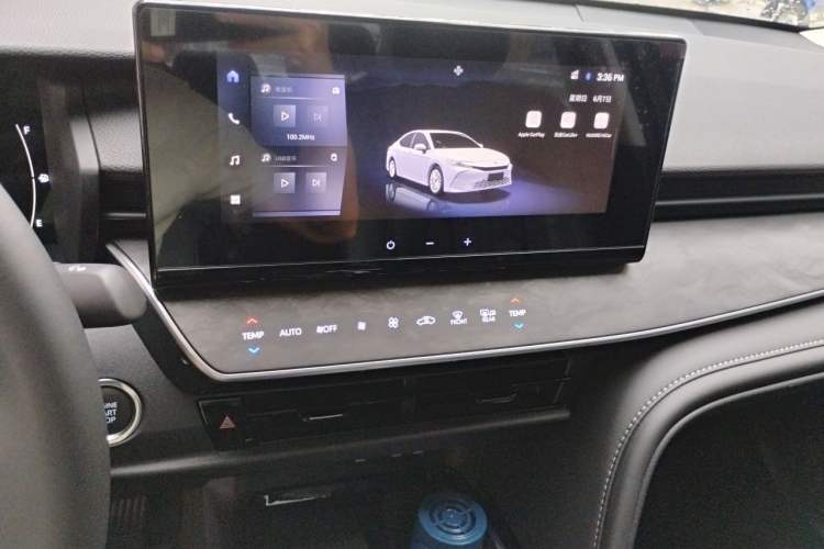 Used Toyota Camry 2026 Model 2.0E Elite Edition Audio And AC Panel