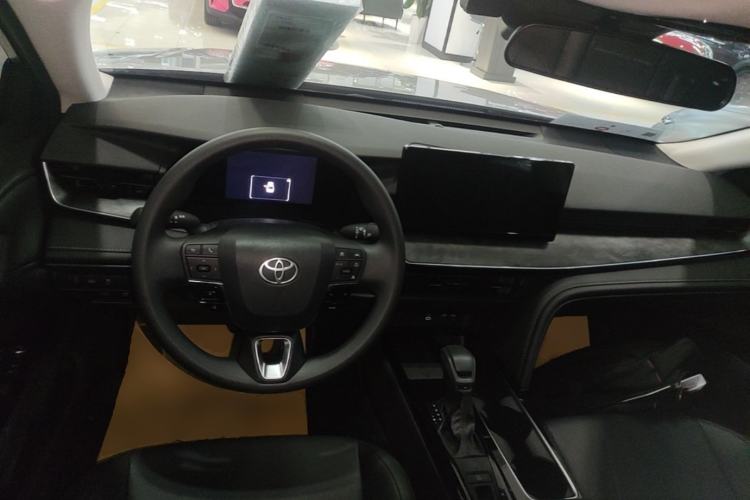 Used Toyota Camry 2026 Model 2.0E Elite Edition Center Console