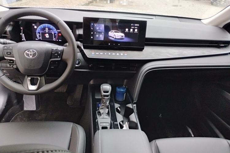 Used Toyota Camry 2026 Model 2.0E Elite Edition Center Console