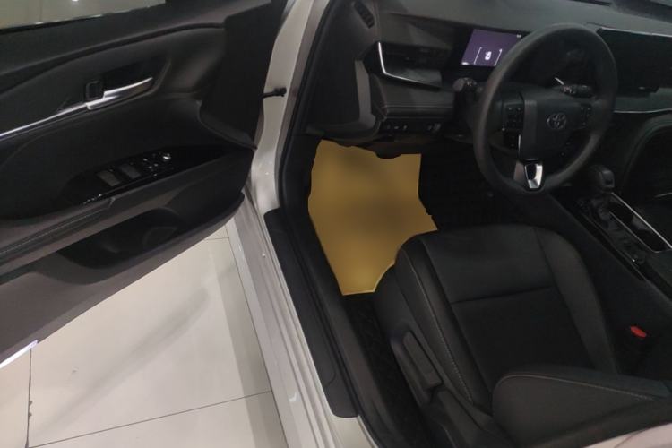Used Toyota Camry 2026 Model 2.0E Elite Edition Driver Seat