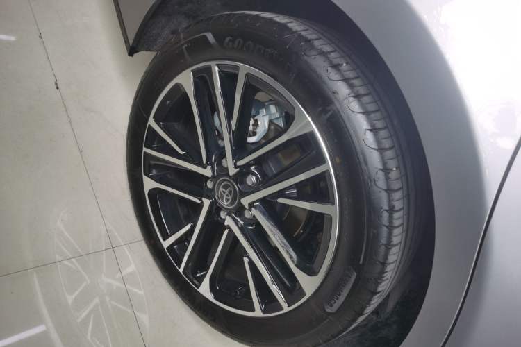 Used Toyota Camry 2026 Model Dual-Engine 2.0HSE Sport Lite Edition Exterior 5